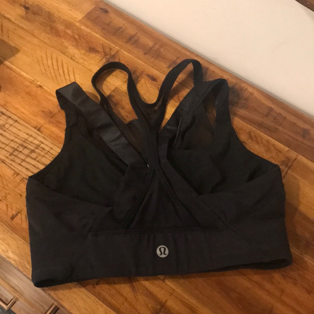 Lululemon sports bra